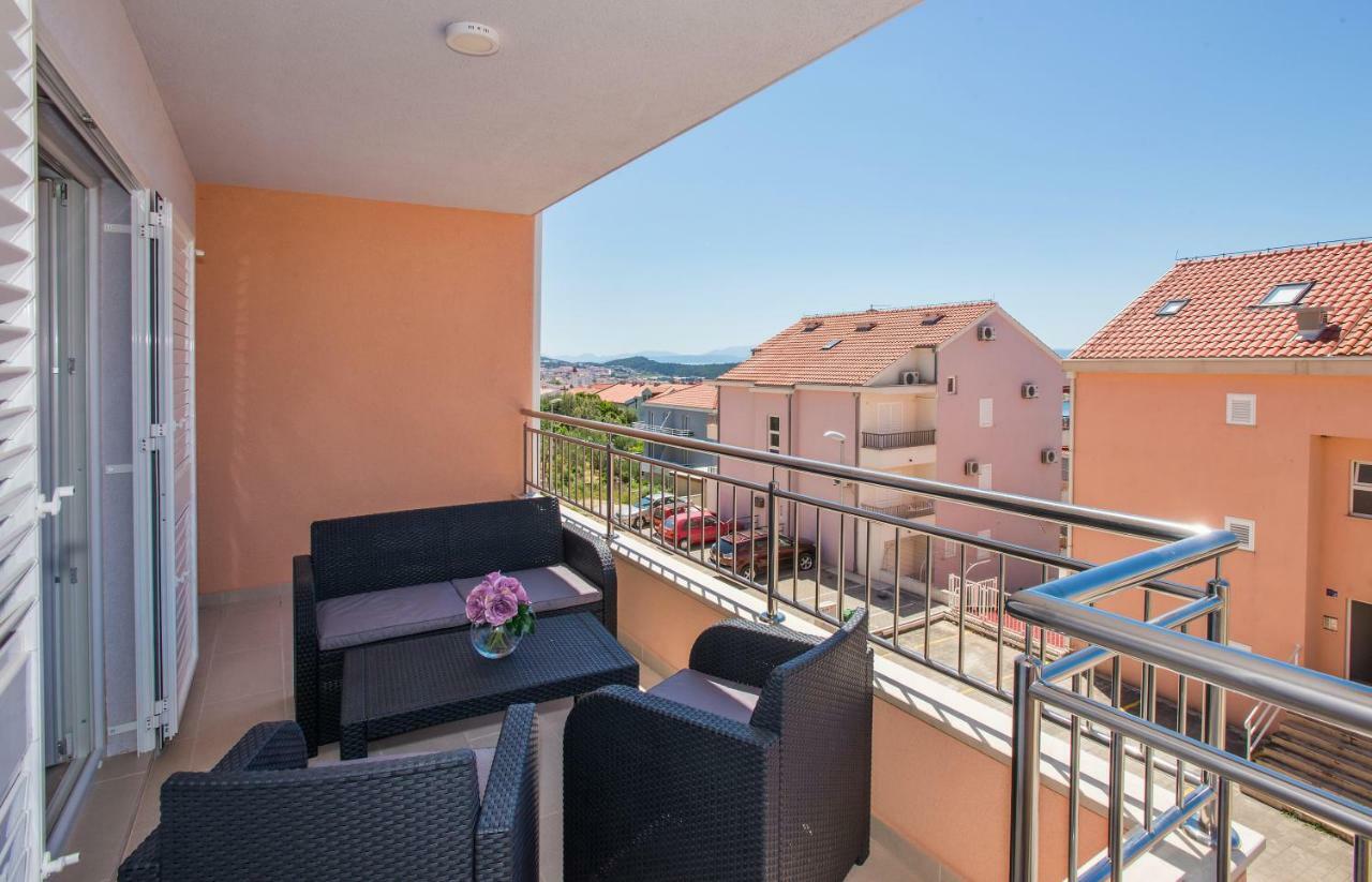 Apartman Dominik Makarska Exterior foto