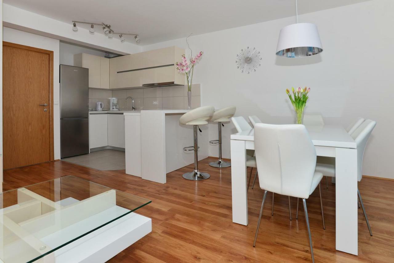 Apartman Dominik Makarska Exterior foto