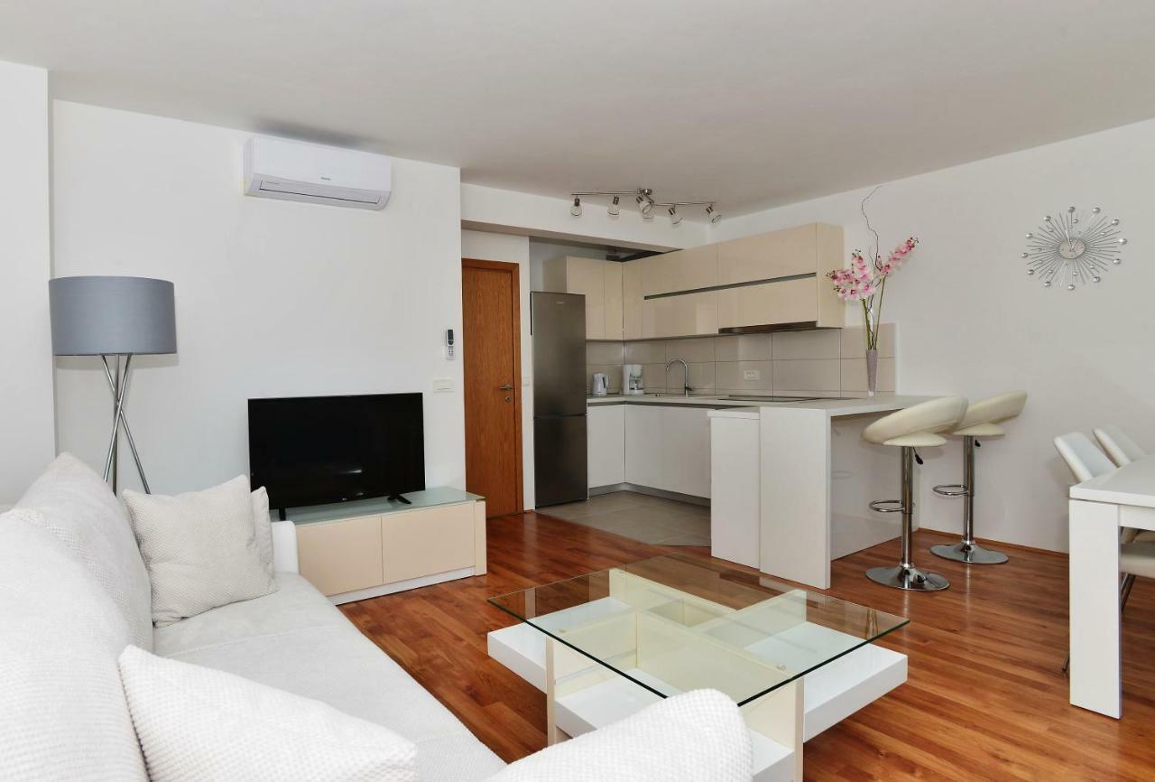 Apartman Dominik Makarska Exterior foto